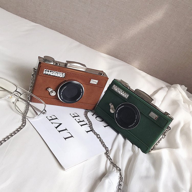 The Clever Snap Clutch – Camera Edition