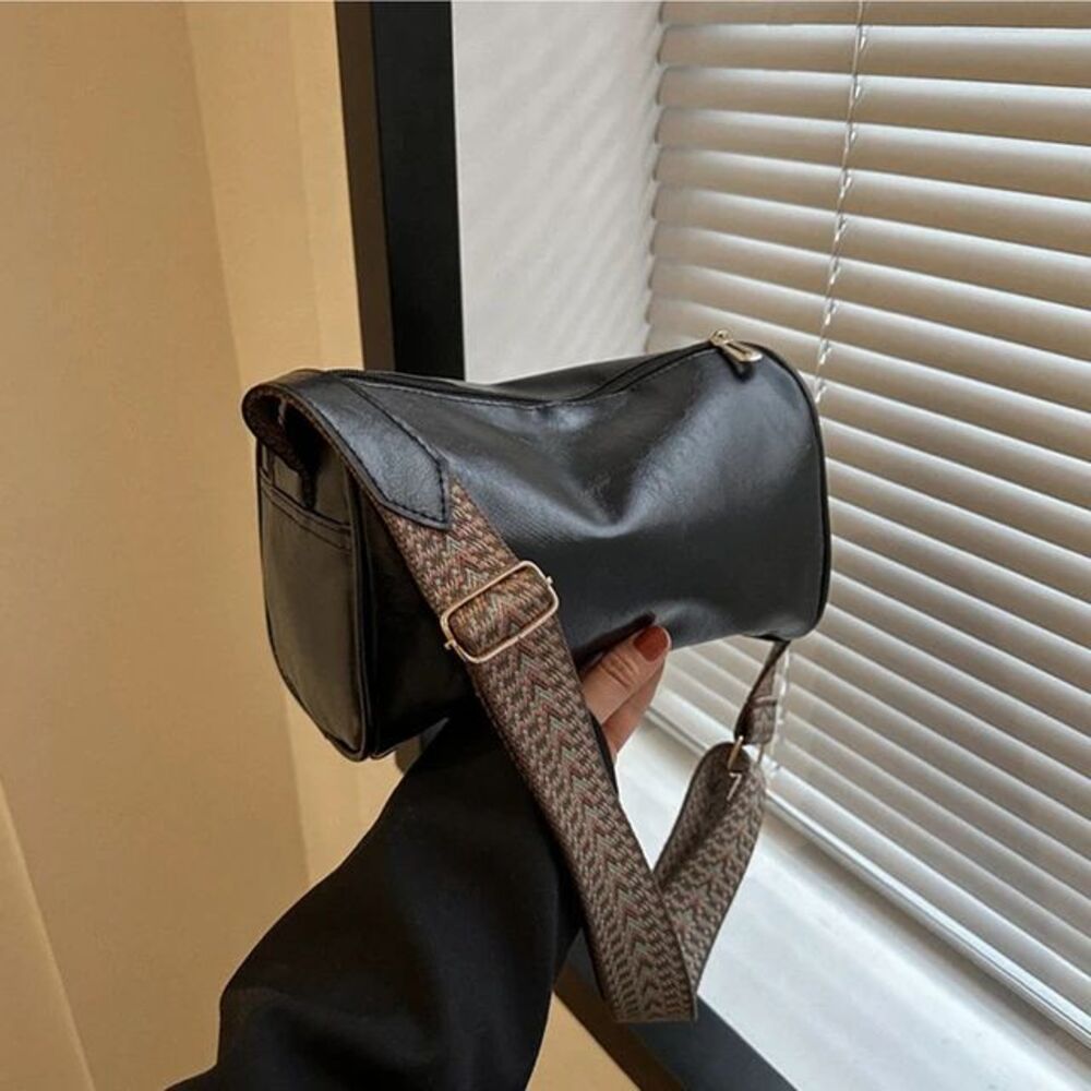 The Clever Slouch Bag – Vintage Luxe Crossbody