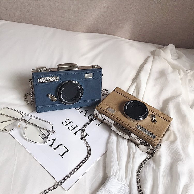 The Clever Snap Clutch – Camera Edition