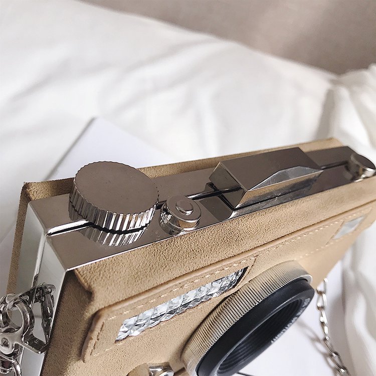 The Clever Snap Clutch – Camera Edition